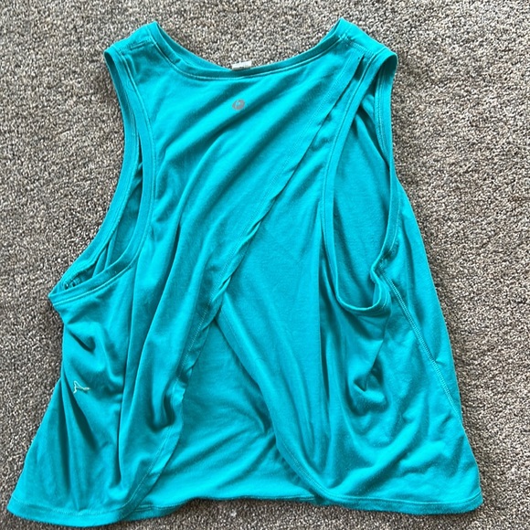 Danskin 90 Degree Workout Tanks Size Small - Picture 6 of 7